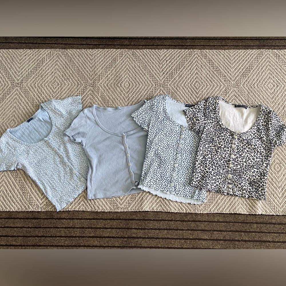 Brandy Melville Zelly tops!